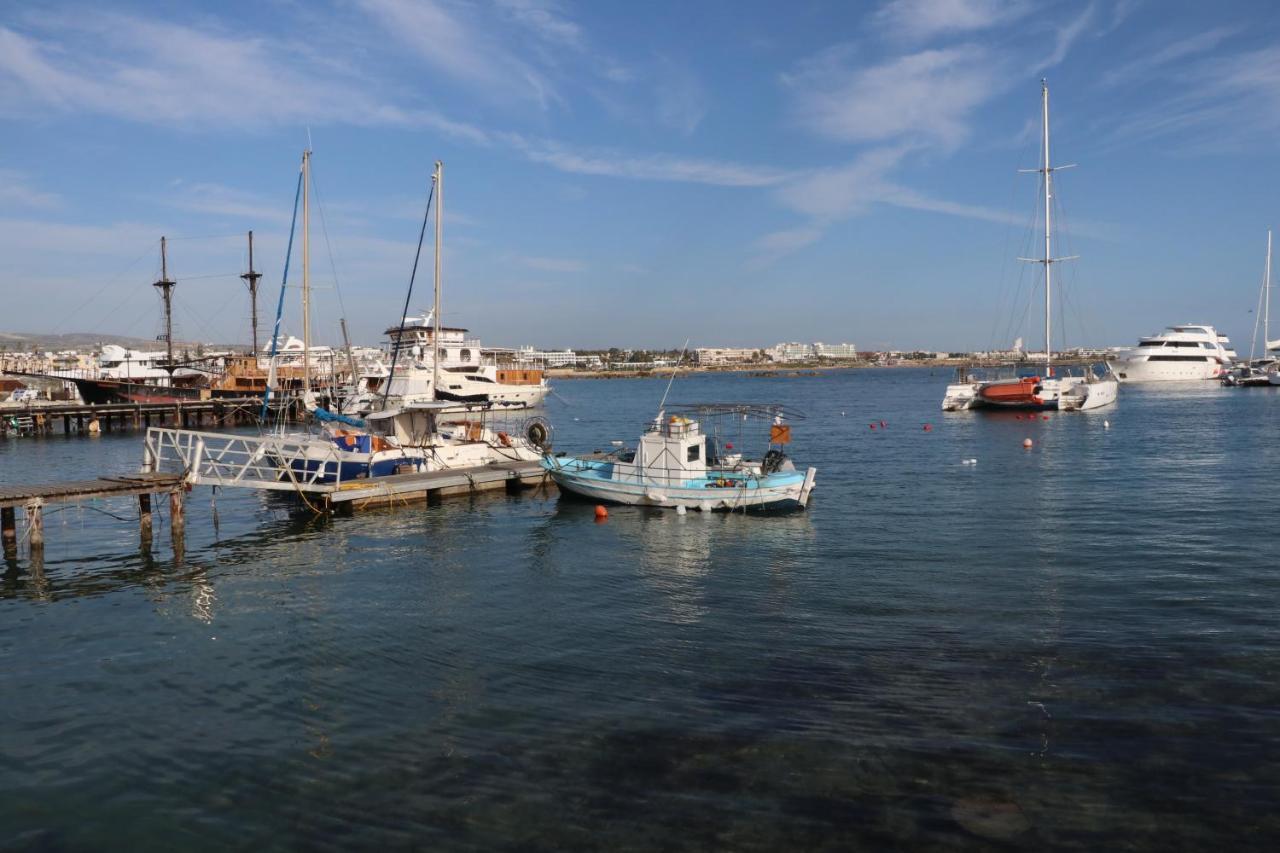 Apartment In Kato Pafos & 10 Min To Venus Beach ภายนอก รูปภาพ