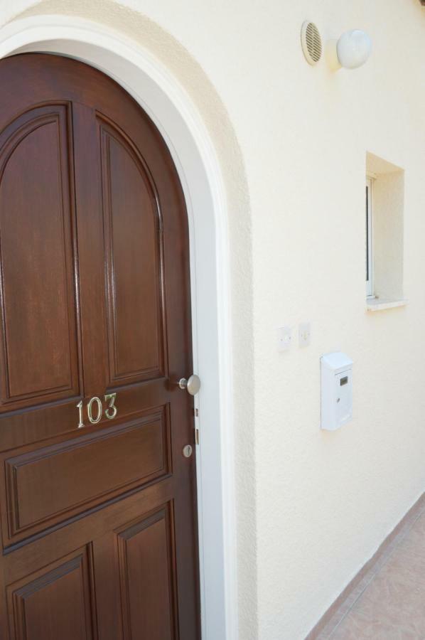 Apartment In Kato Pafos & 10 Min To Venus Beach ภายนอก รูปภาพ